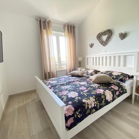 Villa Divina With Private Heated Pool Pula Exterior photo